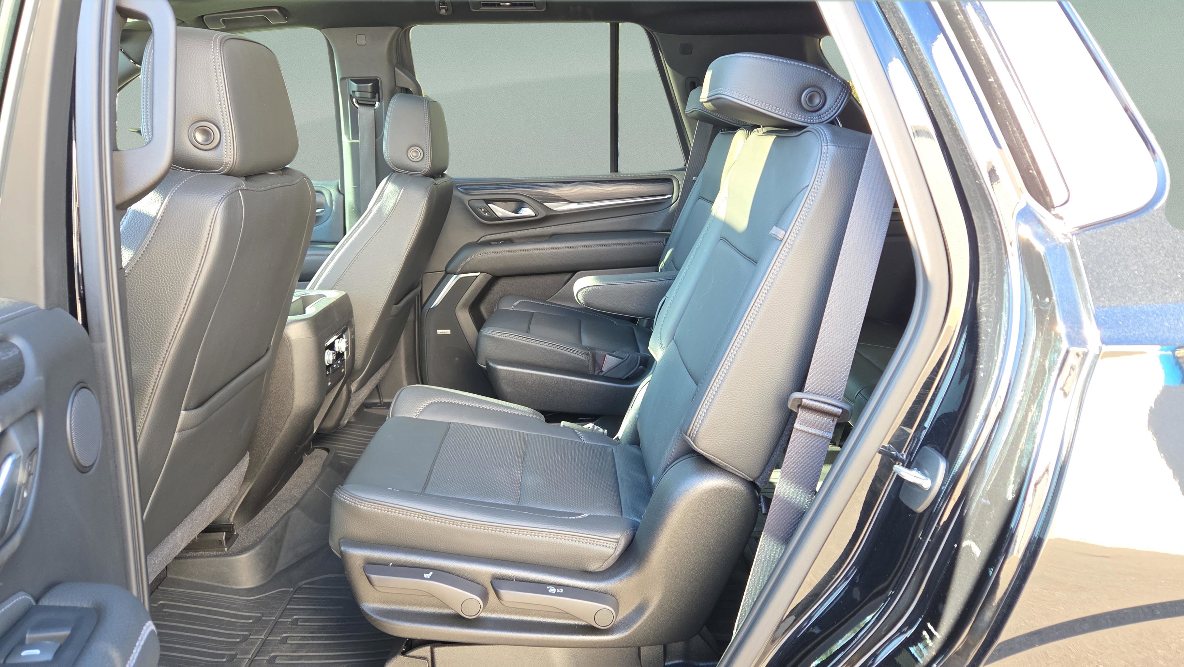 Used 2021 GMC Yukon Denali w/ Denali Premium Package image 34