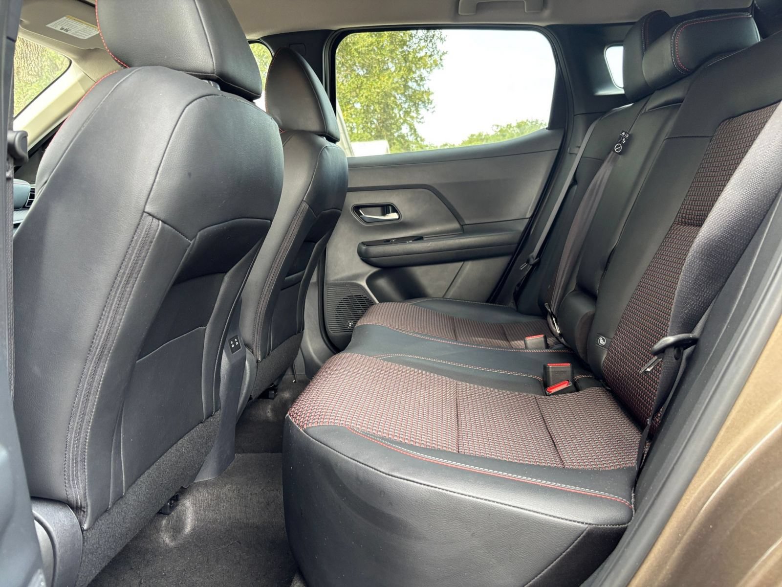 Used 2026 Nissan Kicks SR FWD image 24