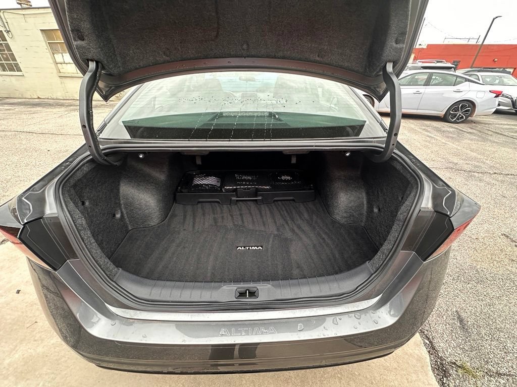 Certified 2025 Nissan Altima 2.5 SR FWD image 5