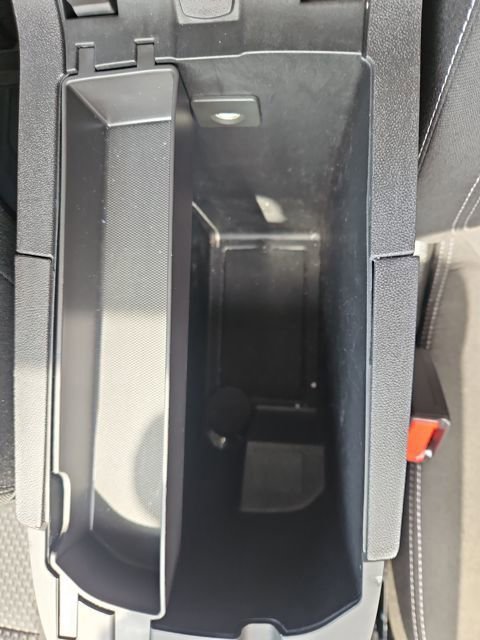 Used 2024 GMC Terrain SLE w/ Driver Convenience Package image 26