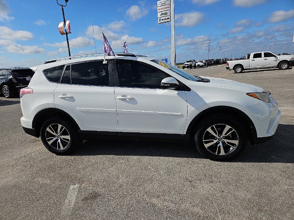Used 2017 Toyota RAV4 XLE FWD image 9