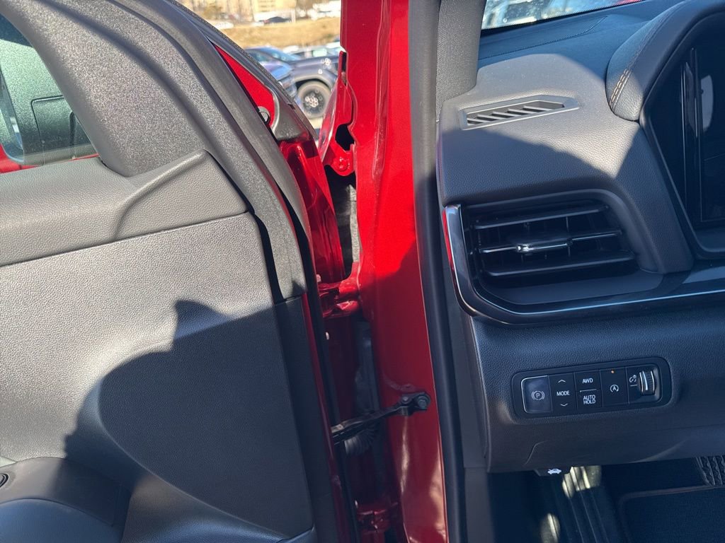 New 2026 GMC Terrain AT4 w/ LPO, Black Badging Package image 11