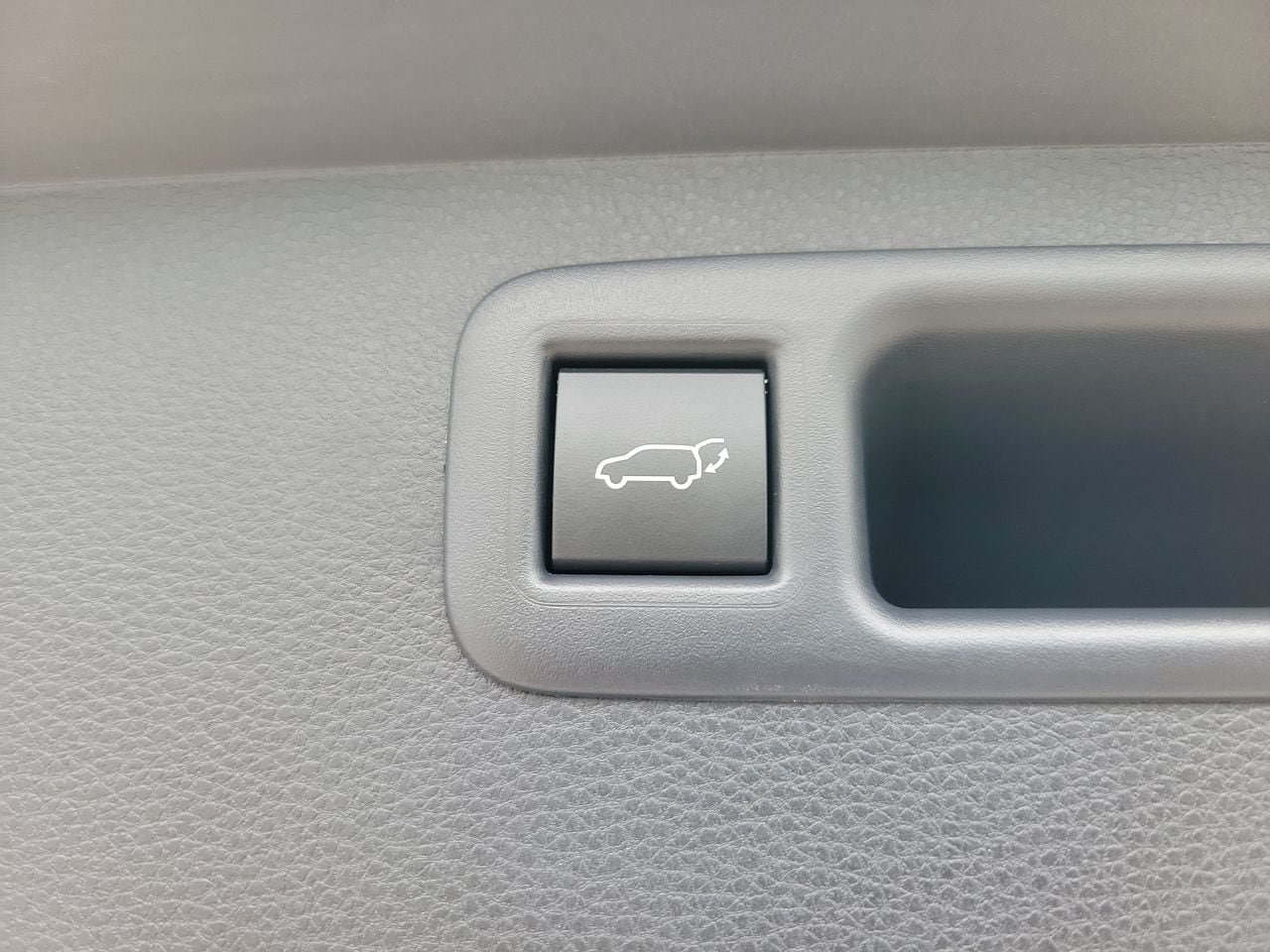 Used 2026 Toyota Highlander XSE AWD/4WD image 9
