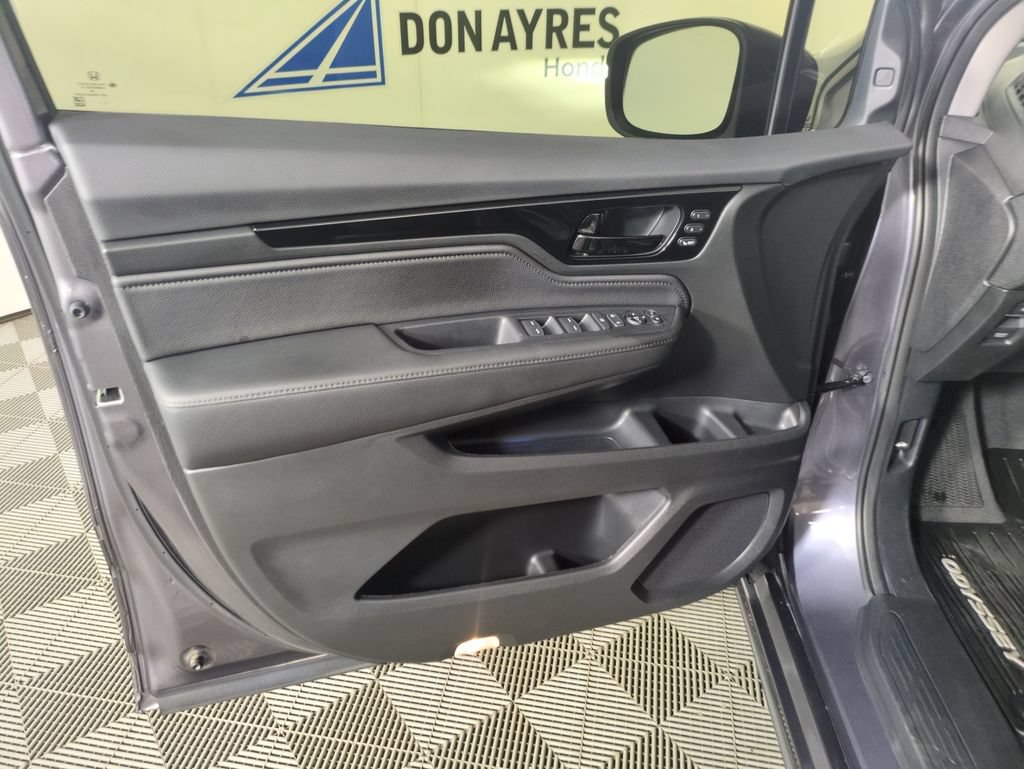 Certified 2024 Honda Odyssey Touring image 14