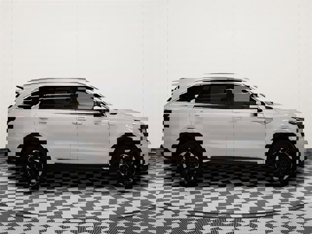 Used 2024 Kia Sorento S image 2