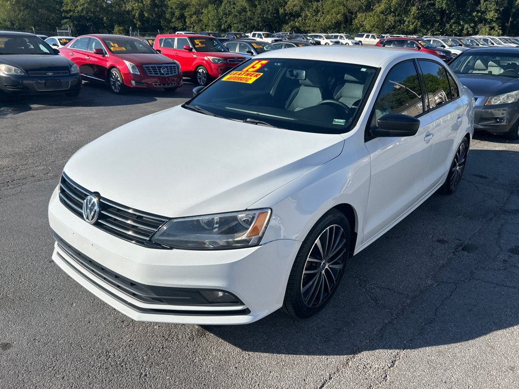 Used 2015 Volkswagen Jetta Sport FWD image 2