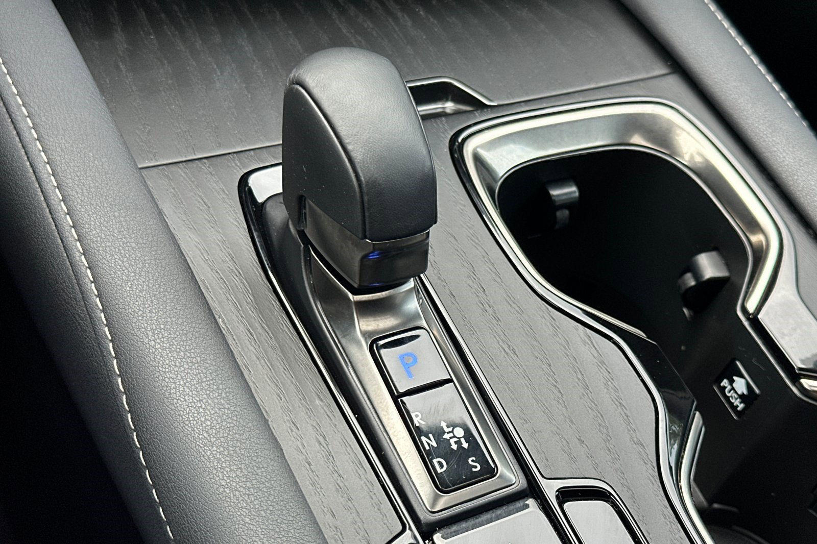 Certified 2023 Lexus RX 350h w/ Cold Area Package image 27