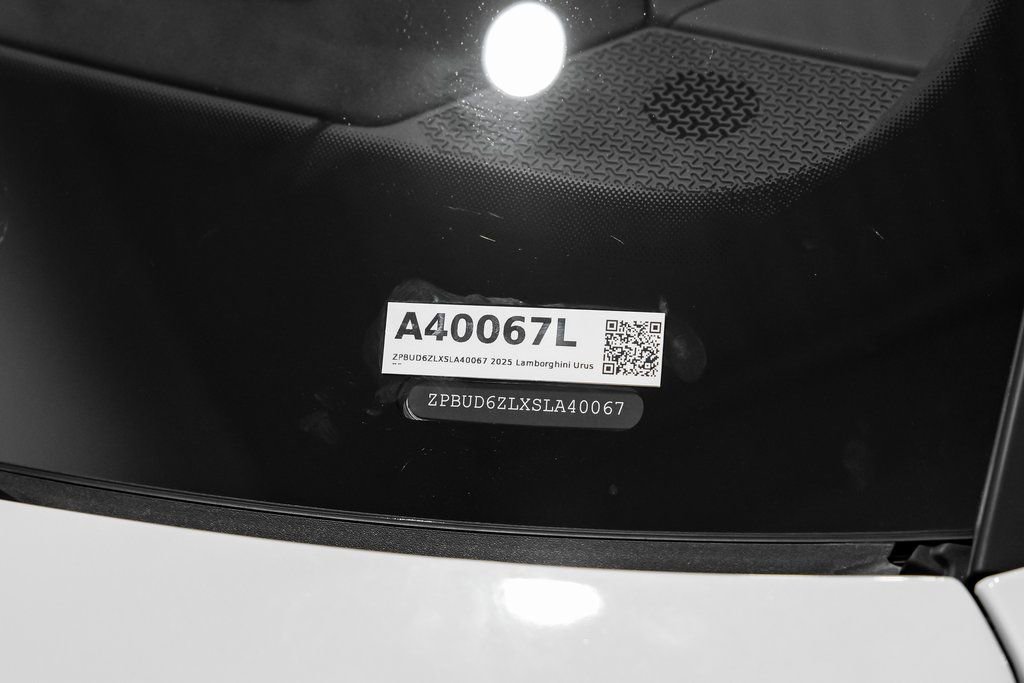 Used 2025 Lamborghini Urus SE image 72