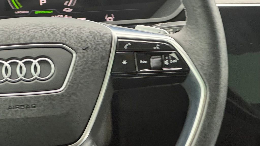 Used 2023 Audi e-tron Premium Plus image 17