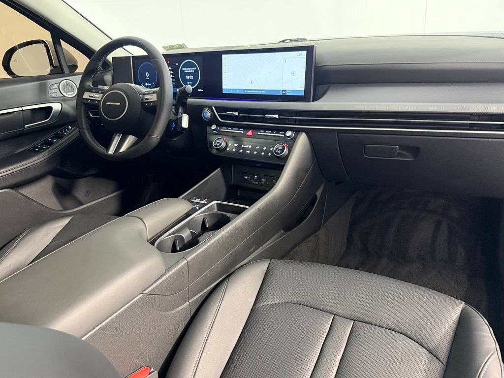 Used 2025 Hyundai Sonata Limited FWD image 13