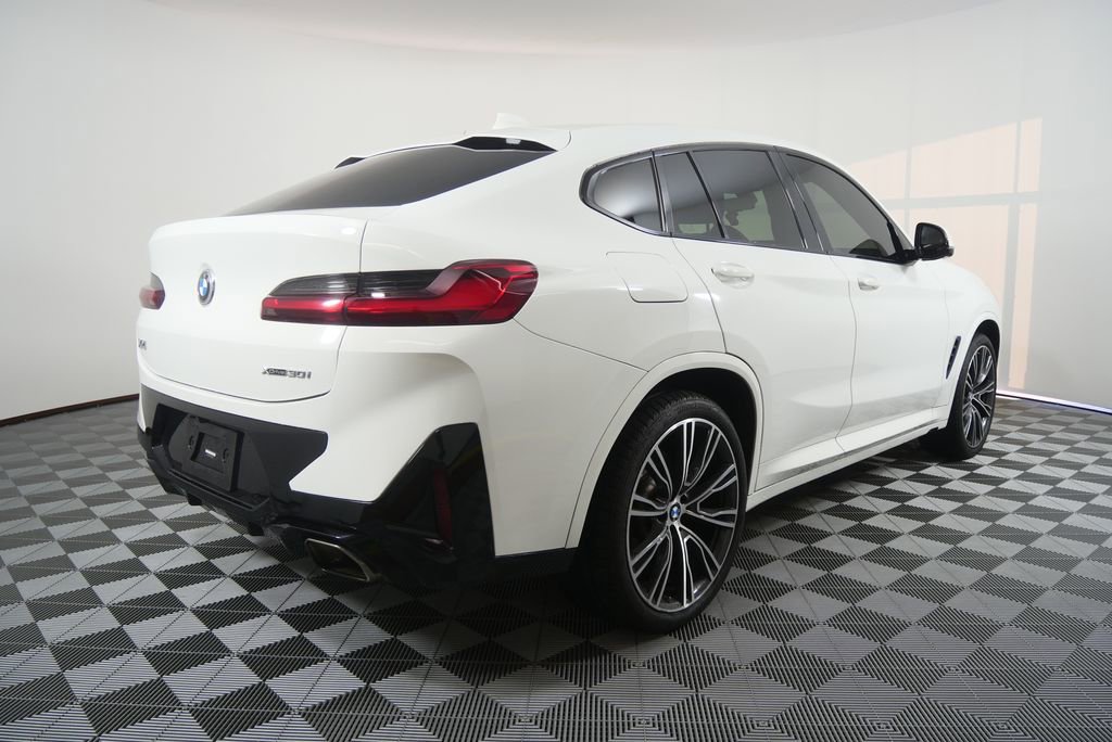 Used 2022 BMW X4 xDrive30i w/ M Sport Package 2 AWD/4WD image 3