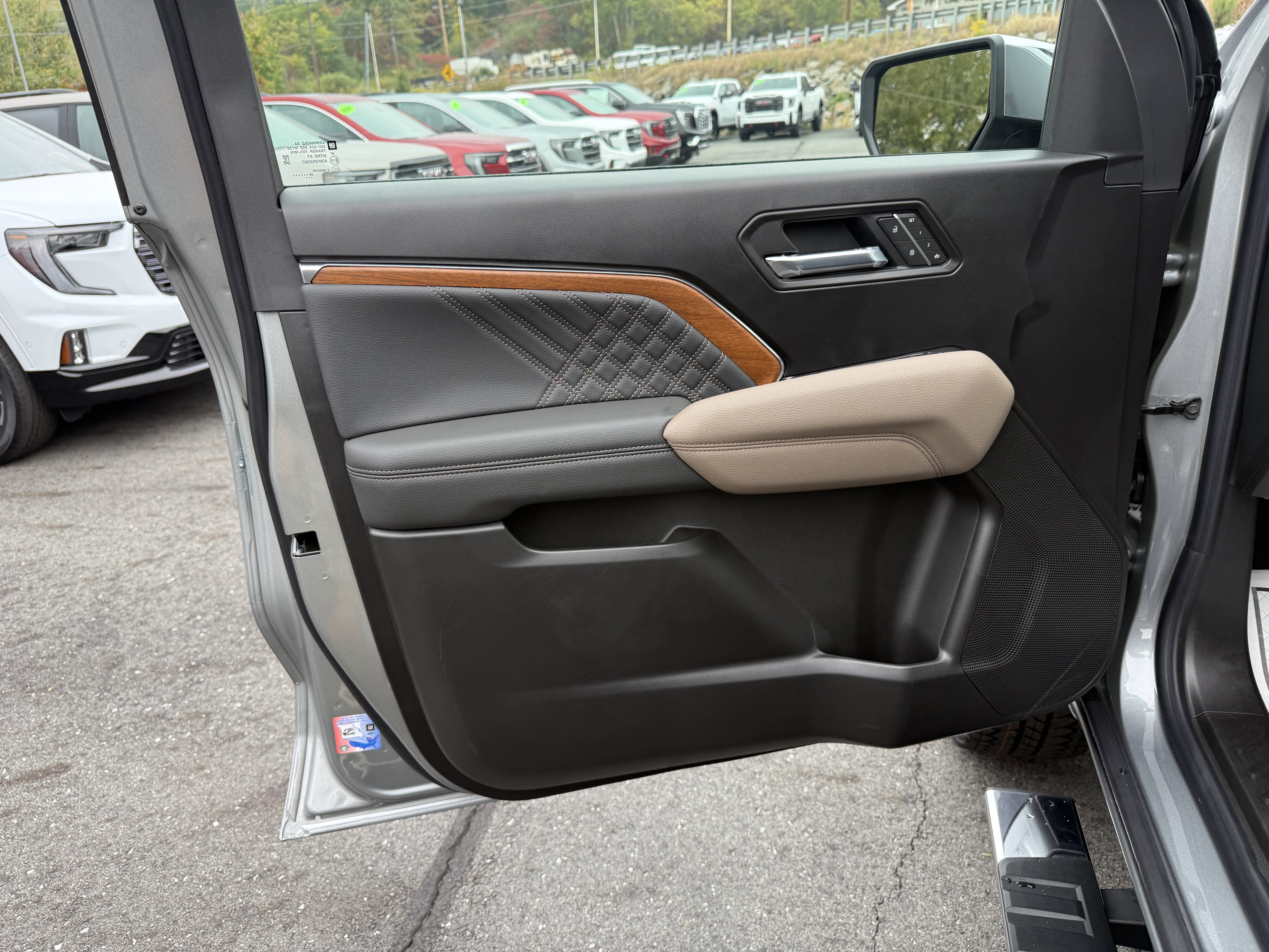 New 2026 GMC Canyon Denali AWD/4WD image 16