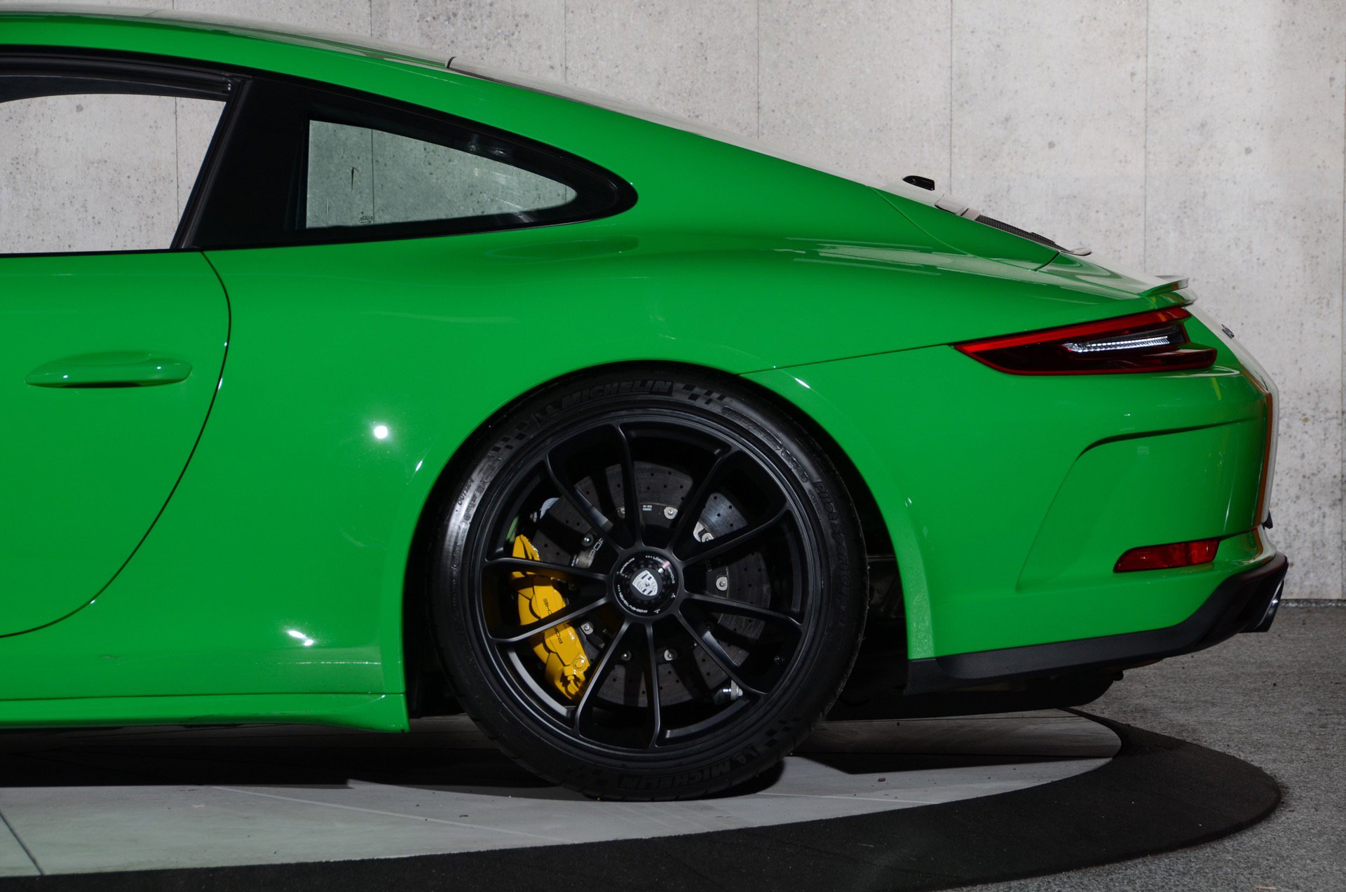 Used 2018 Porsche 911 GT3 RWD image 39
