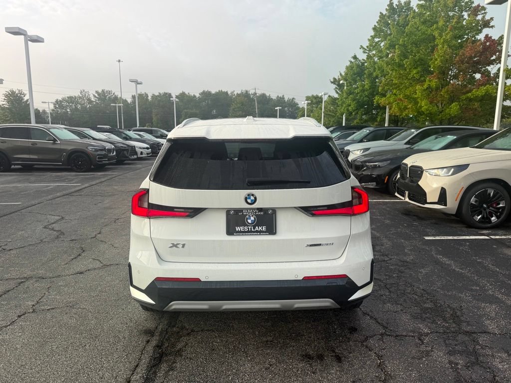 Used 2024 BMW X1 xDrive28i w/ Convenience Package AWD/4WD image 4