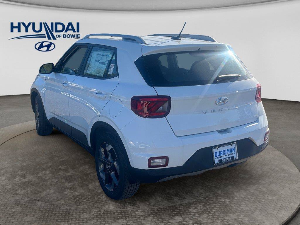 New 2026 Hyundai Venue SEL FWD image 3