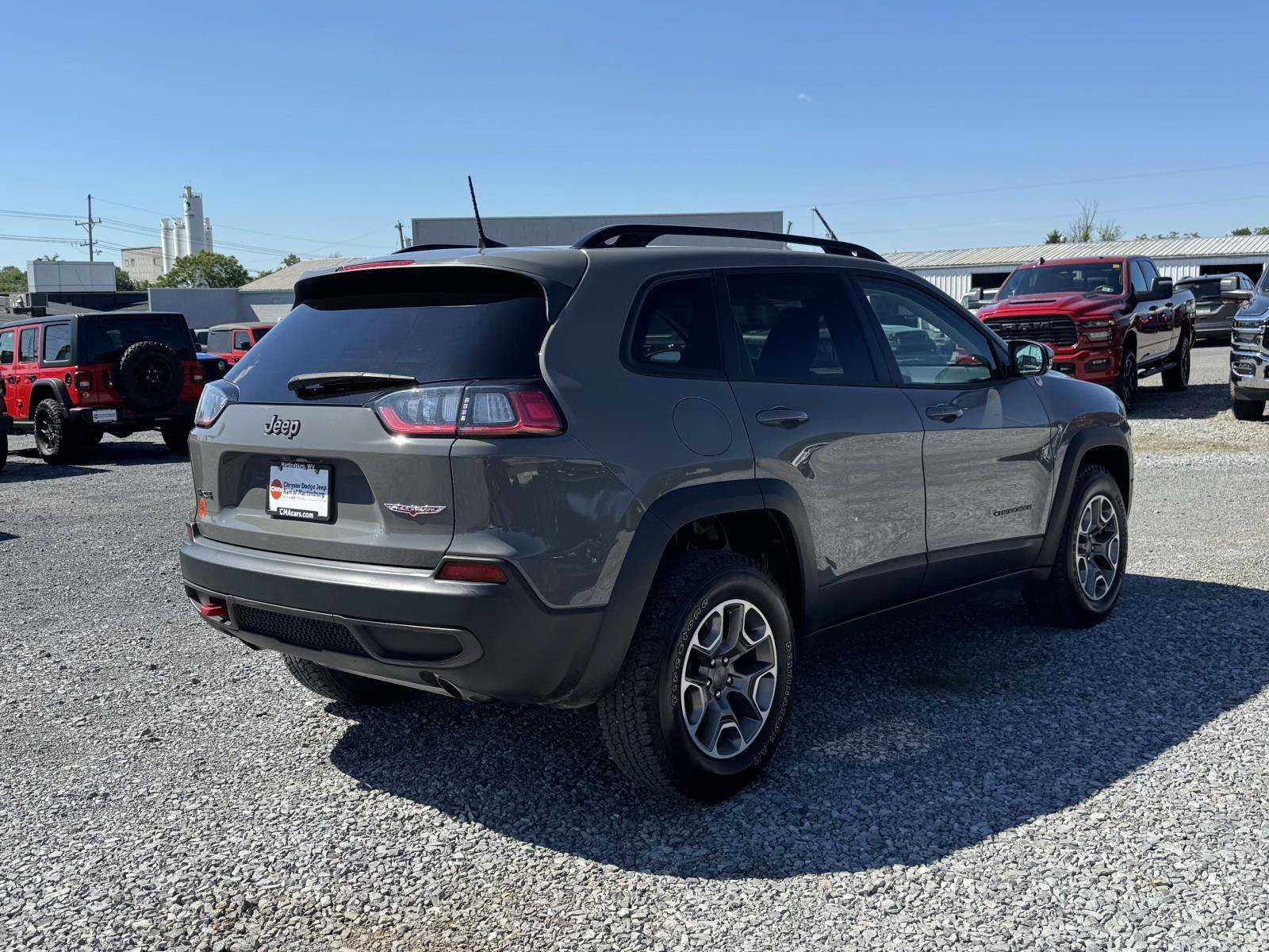 Used 2022 Jeep Cherokee Trailhawk AWD/4WD image 24