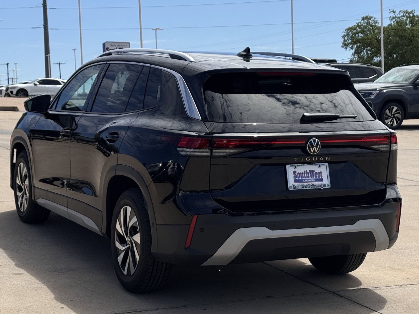New 2026 Volkswagen Tiguan S FWD image 7