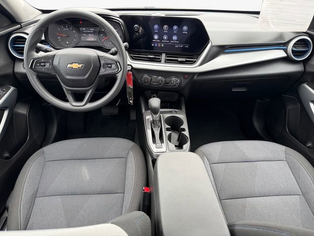 Used 2025 Chevrolet Trax LS image 10