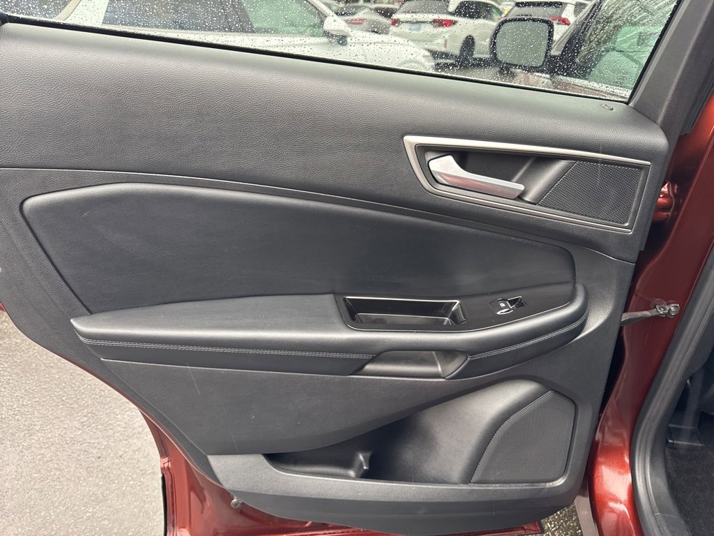 Used 2015 Ford Edge SEL w/ Equipment Group 201A image 40