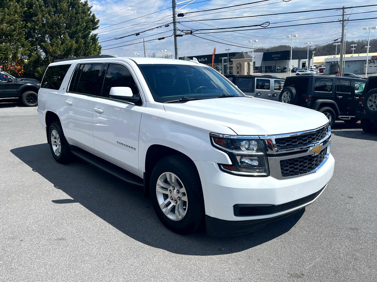 Used 2018 Chevrolet Suburban LT image 7