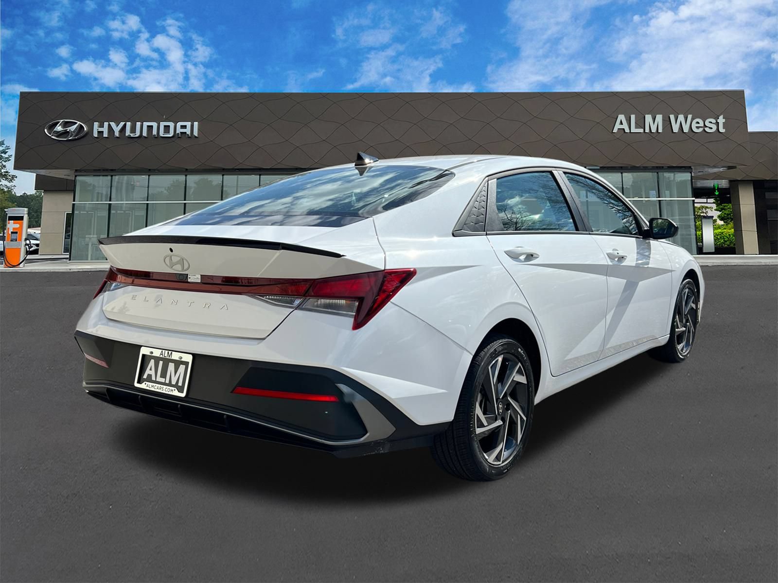 Certified 2025 Hyundai Elantra Sport FWD image 5