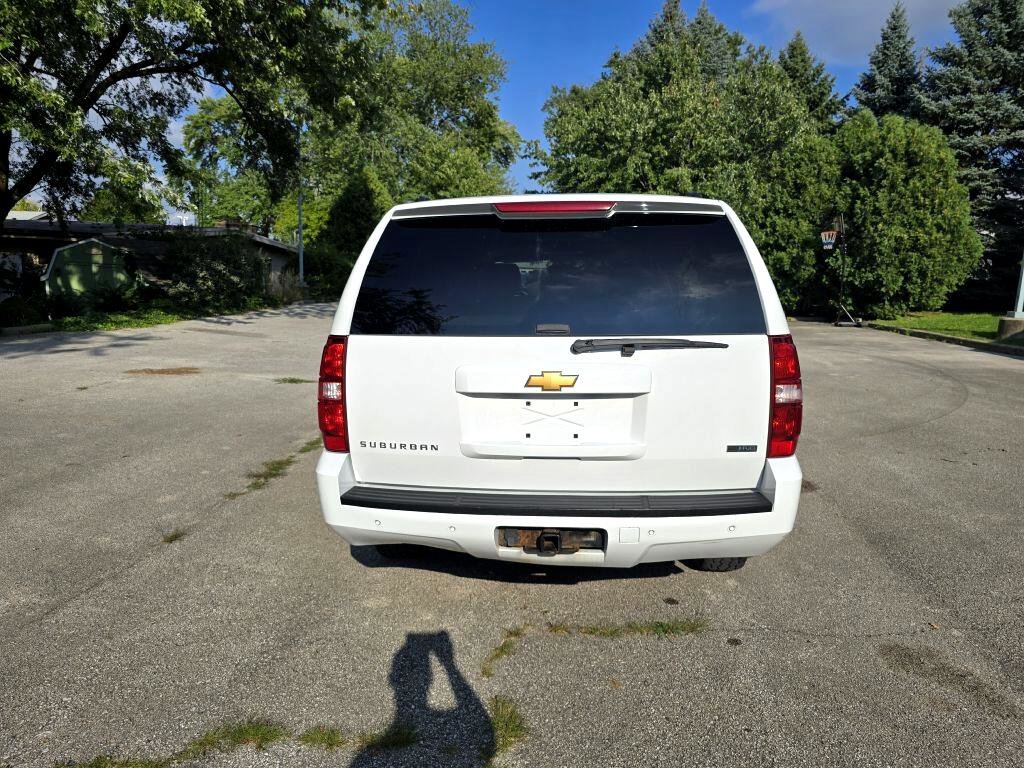 Used 2012 Chevrolet Suburban LT w/ Luxury Package image 4