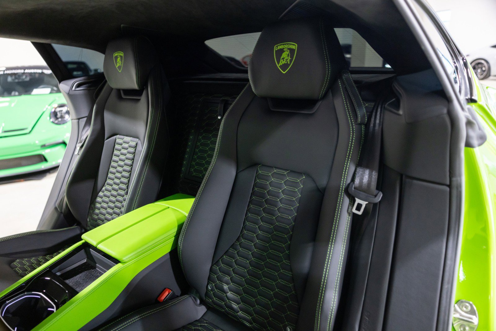 Used 2022 Lamborghini Urus image 36