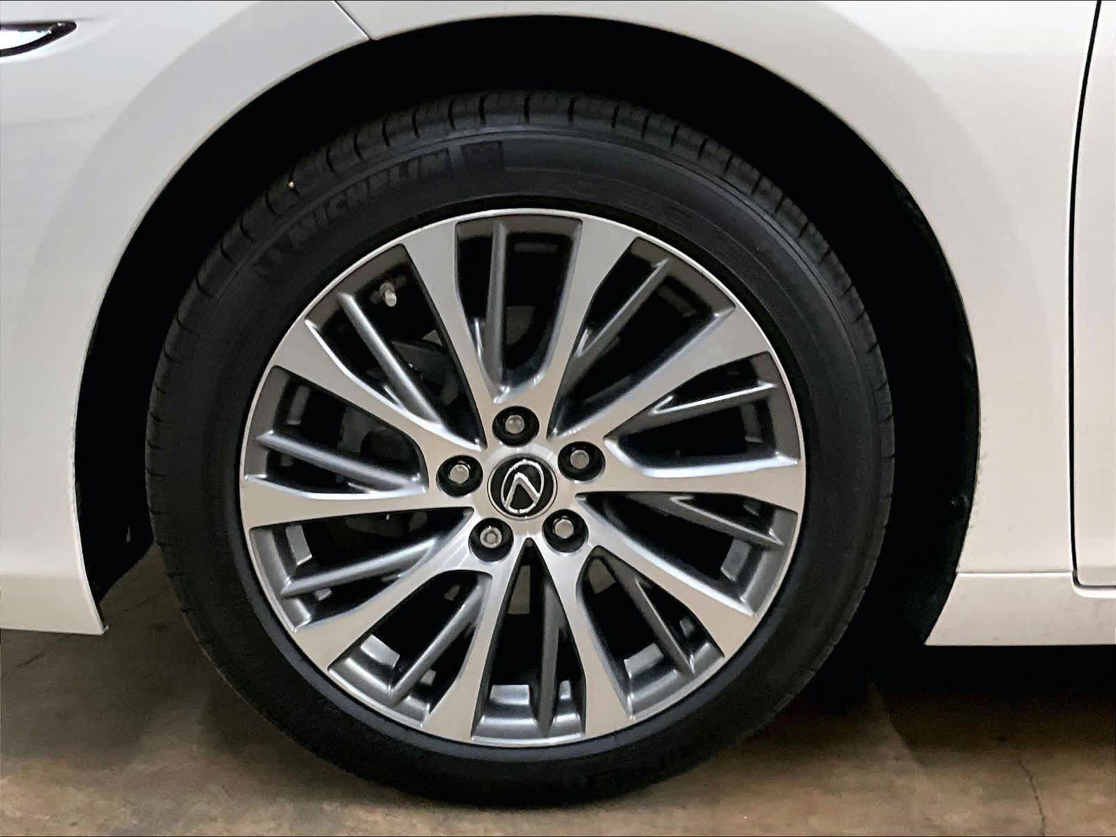 Used 2020 Lexus ES 350 w/ Premium Package FWD image 11