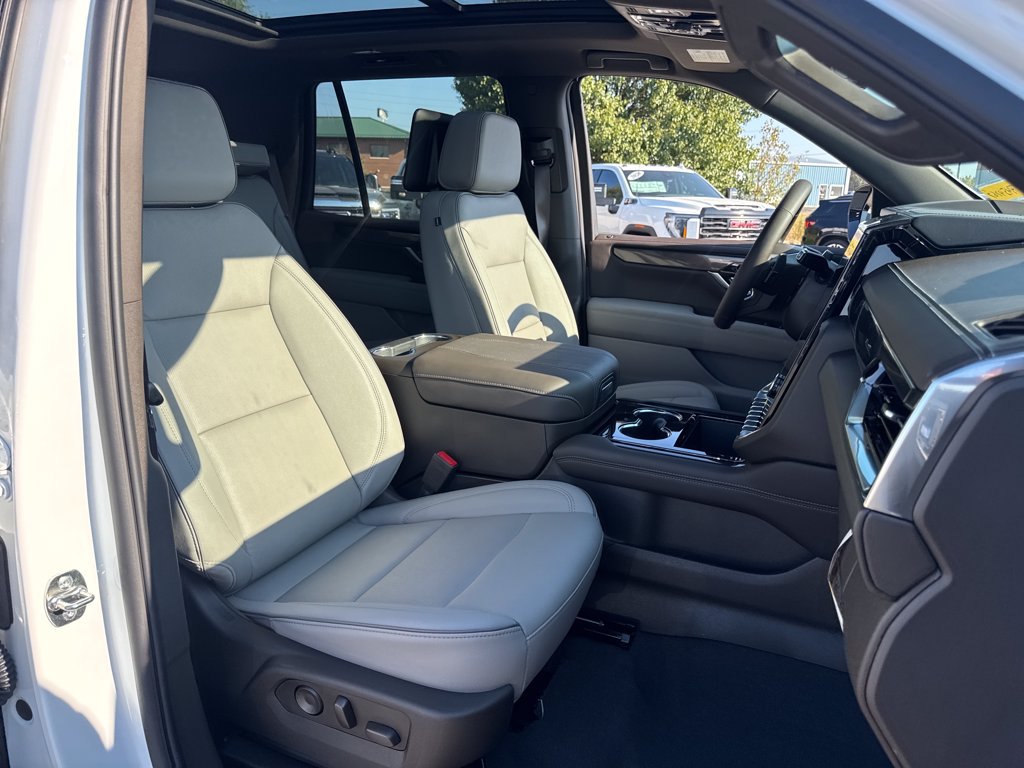 New 2026 GMC Yukon Elevation w/ Elevation Premium Package AWD/4WD image 11