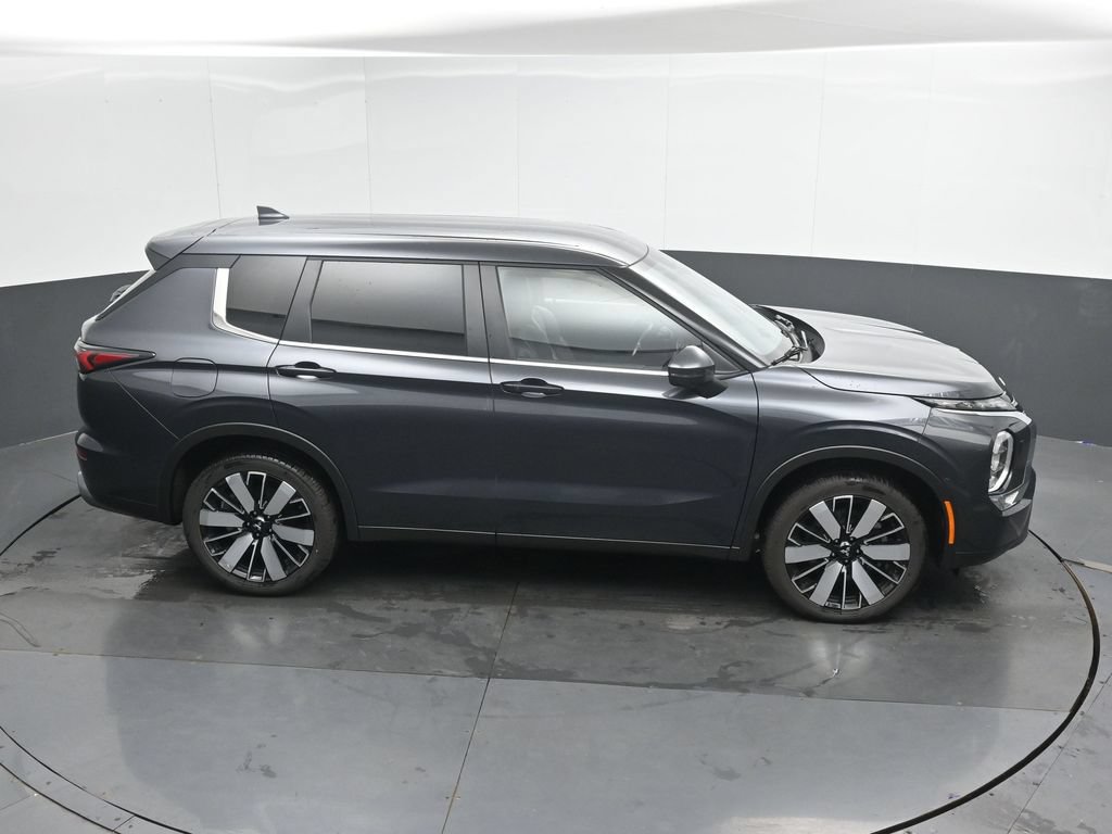 Used 2025 Mitsubishi Outlander SE AWD/4WD image 33