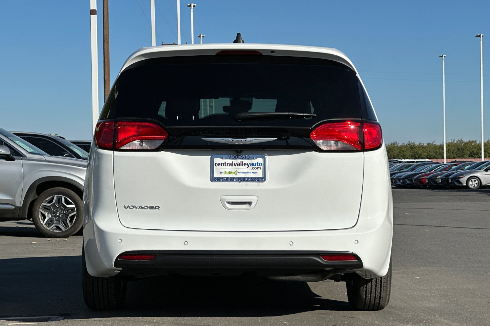 New 2026 Chrysler Voyager LX FWD image 5