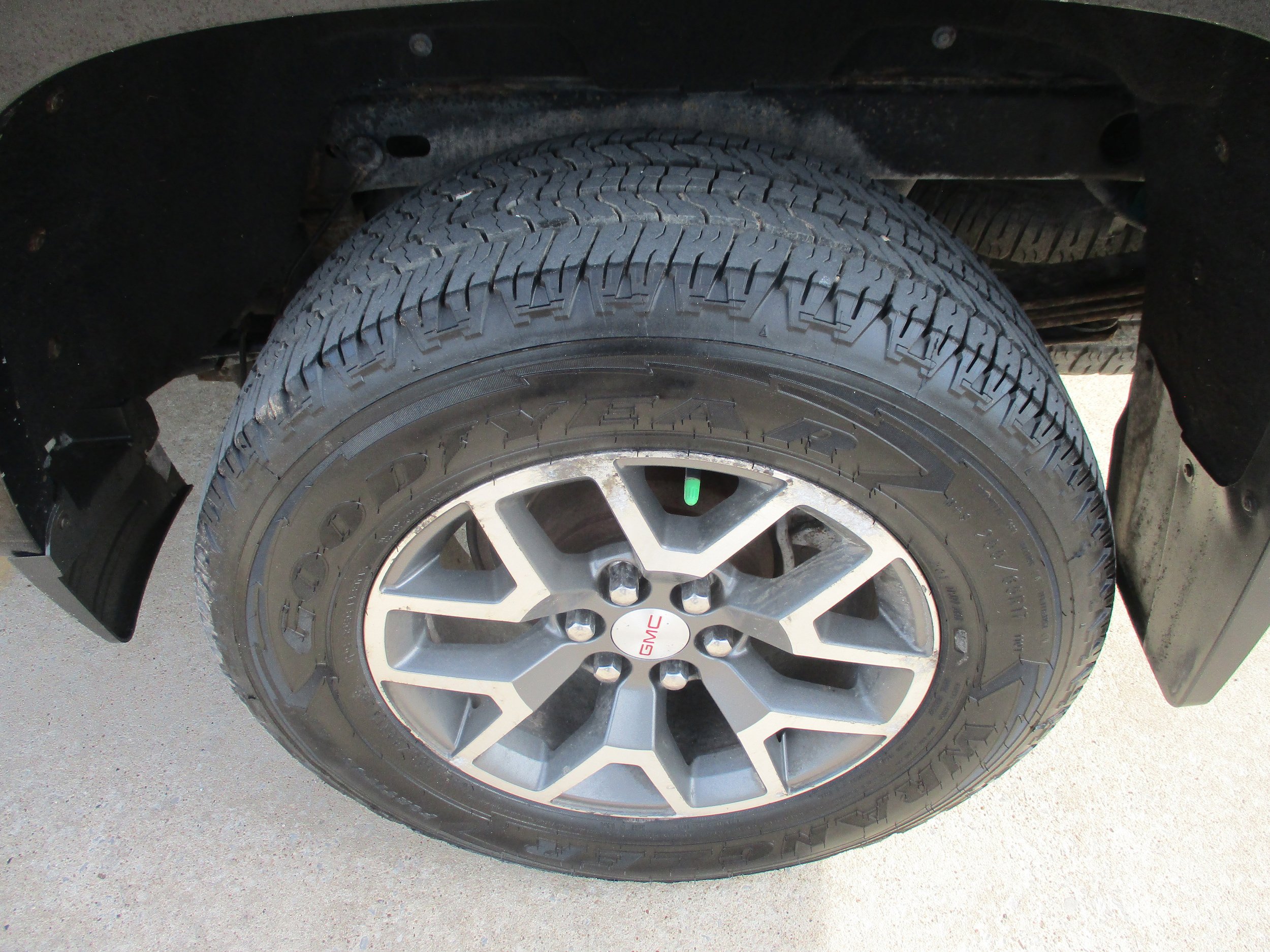 Used 2015 GMC Canyon SLE AWD/4WD image 7