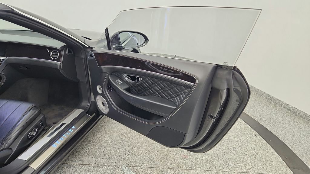 Used 2020 Bentley Continental GT image 24