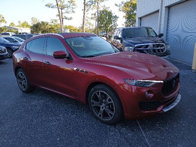Used 2020 Maserati Levante GranLusso AWD/4WD image 6