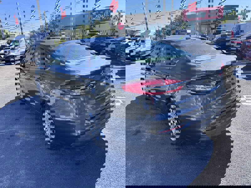 Used 2019 Ford Fusion SE image 6