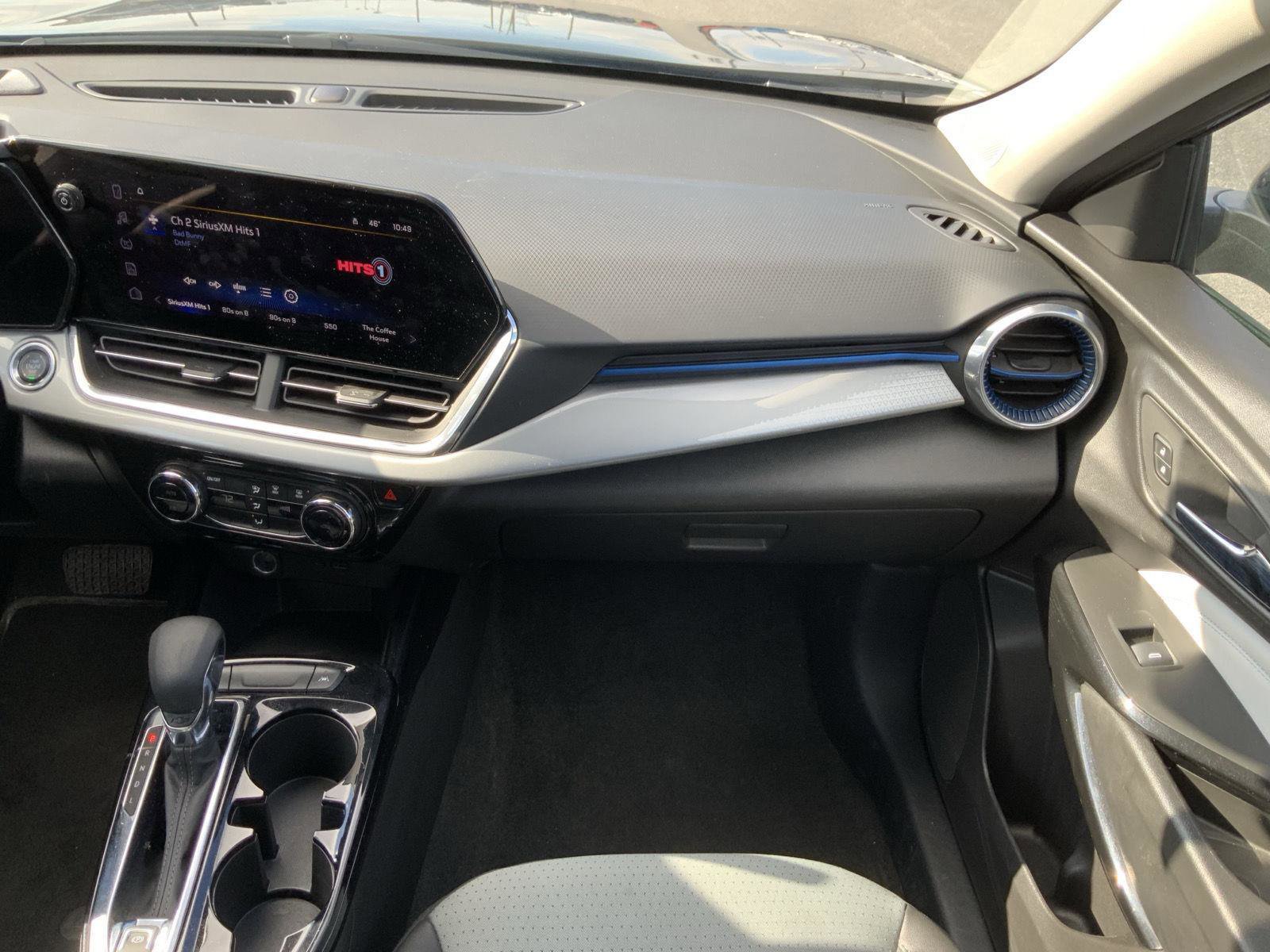 Used 2025 Chevrolet Trax LT FWD image 53