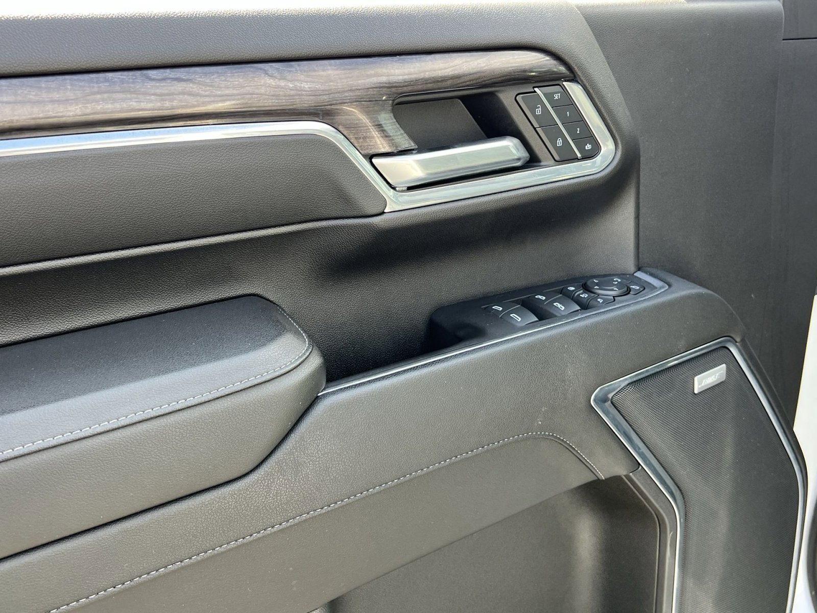 Used 2024 Chevrolet Silverado 2500 LTZ w/ LTZ Plus Package image 15