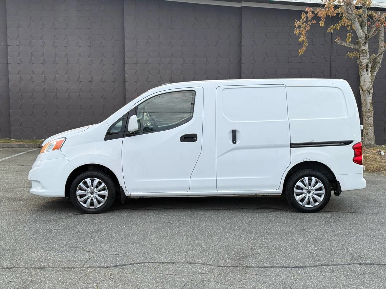 Used 2017 Nissan NV200 SV w/ Technology Package FWD image 3