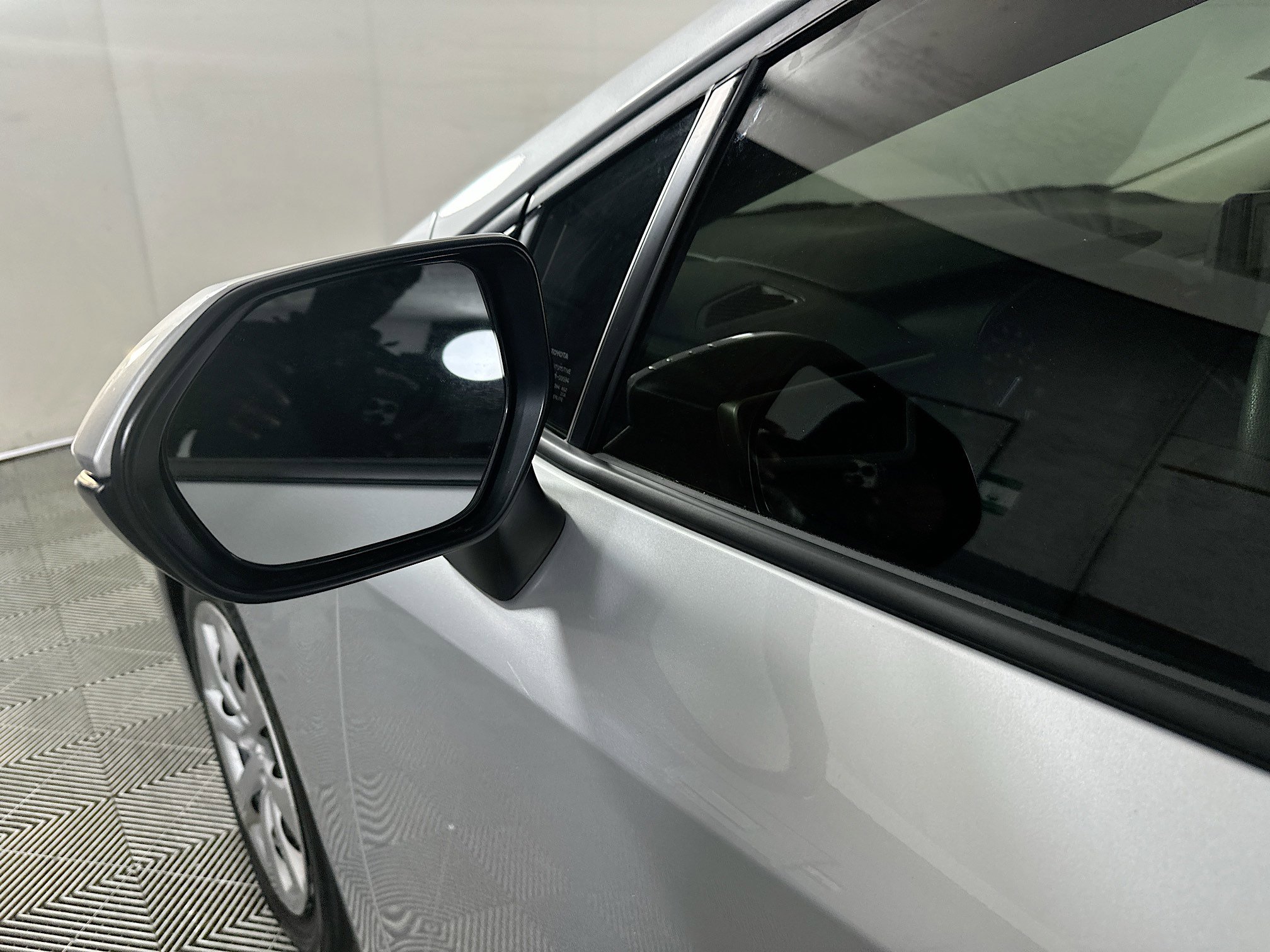 Used 2025 Toyota Corolla LE FWD image 10