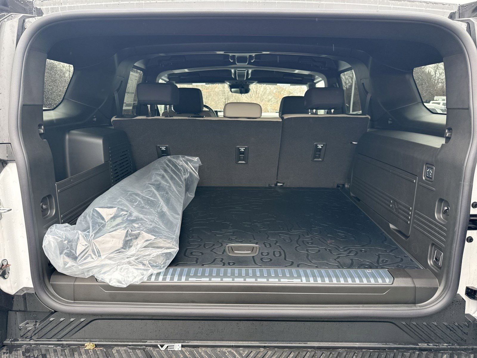 New 2026 GMC Hummer EV SUV w/ LPO, Illumination Package image 21