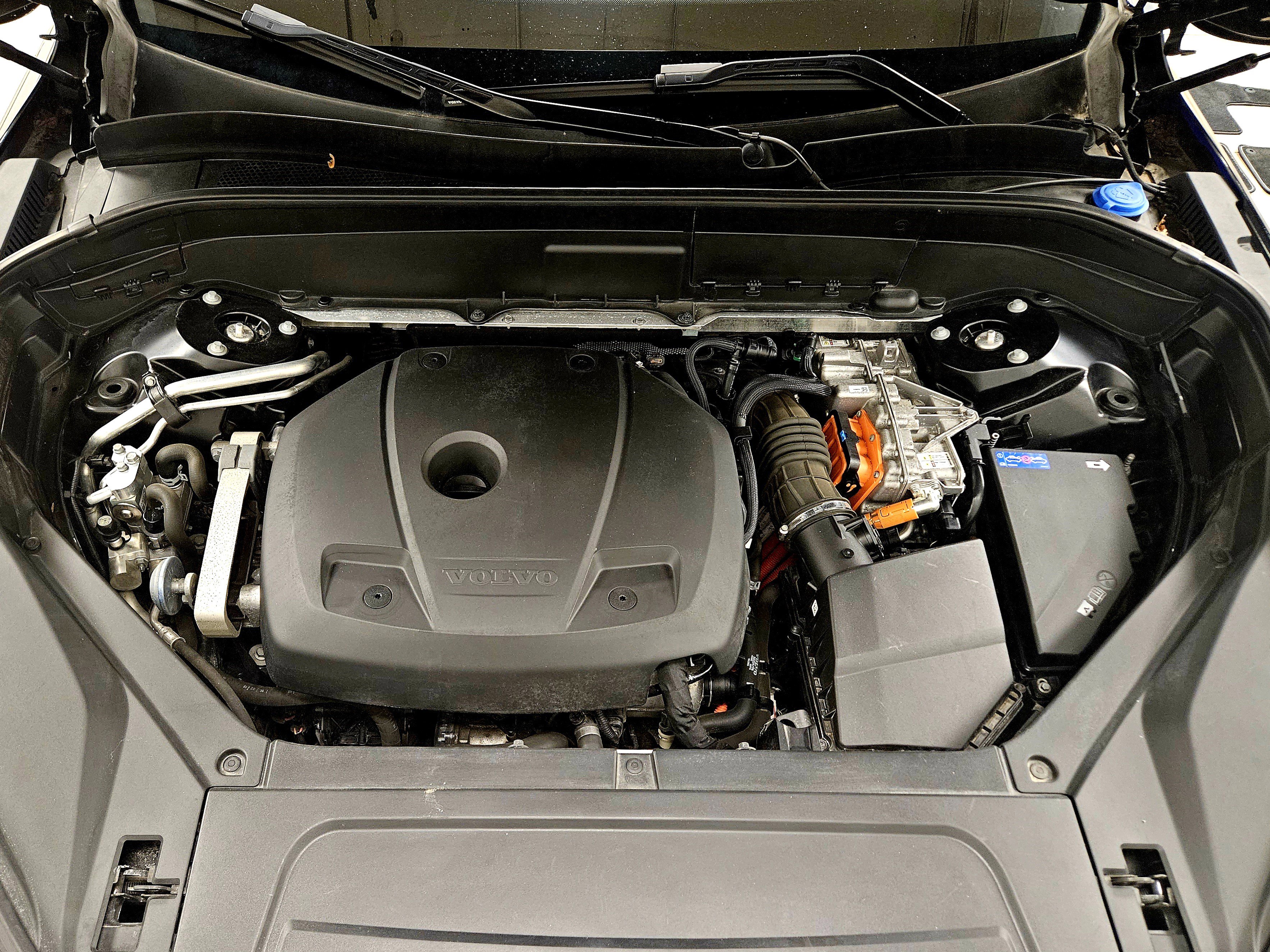 Used 2018 Volvo XC90 T8 R-Design w/ Convenience Package image 36