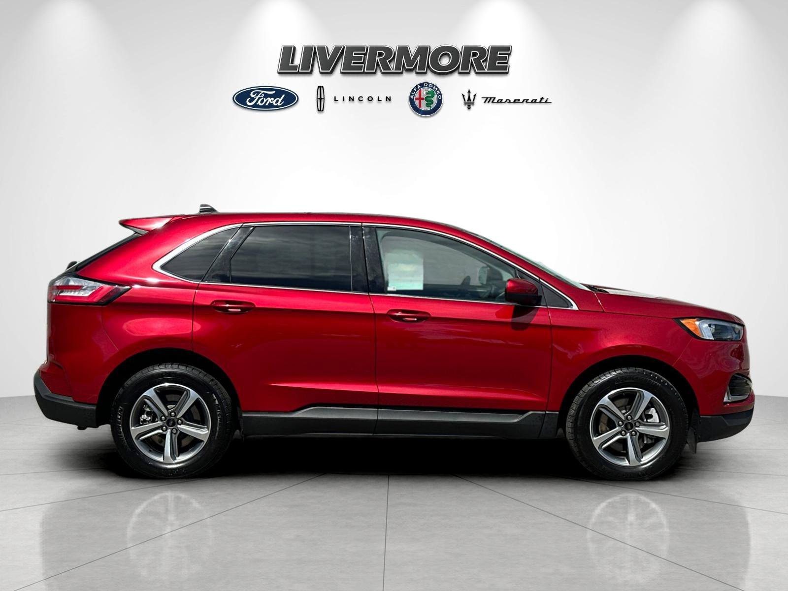 Certified 2024 Ford Edge SEL w/ Convenience Package AWD/4WD image 2