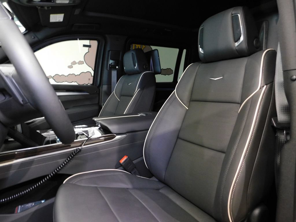 Used 2026 Cadillac Escalade ESV Luxury AWD/4WD image 37
