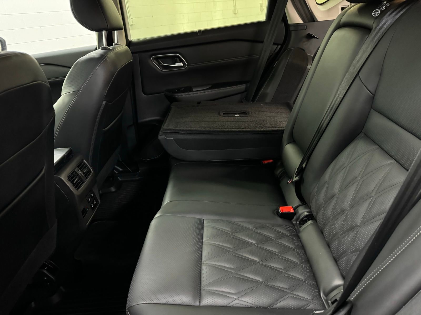 Used 2024 Nissan Rogue Platinum w/ Platinum Premium Package image 26