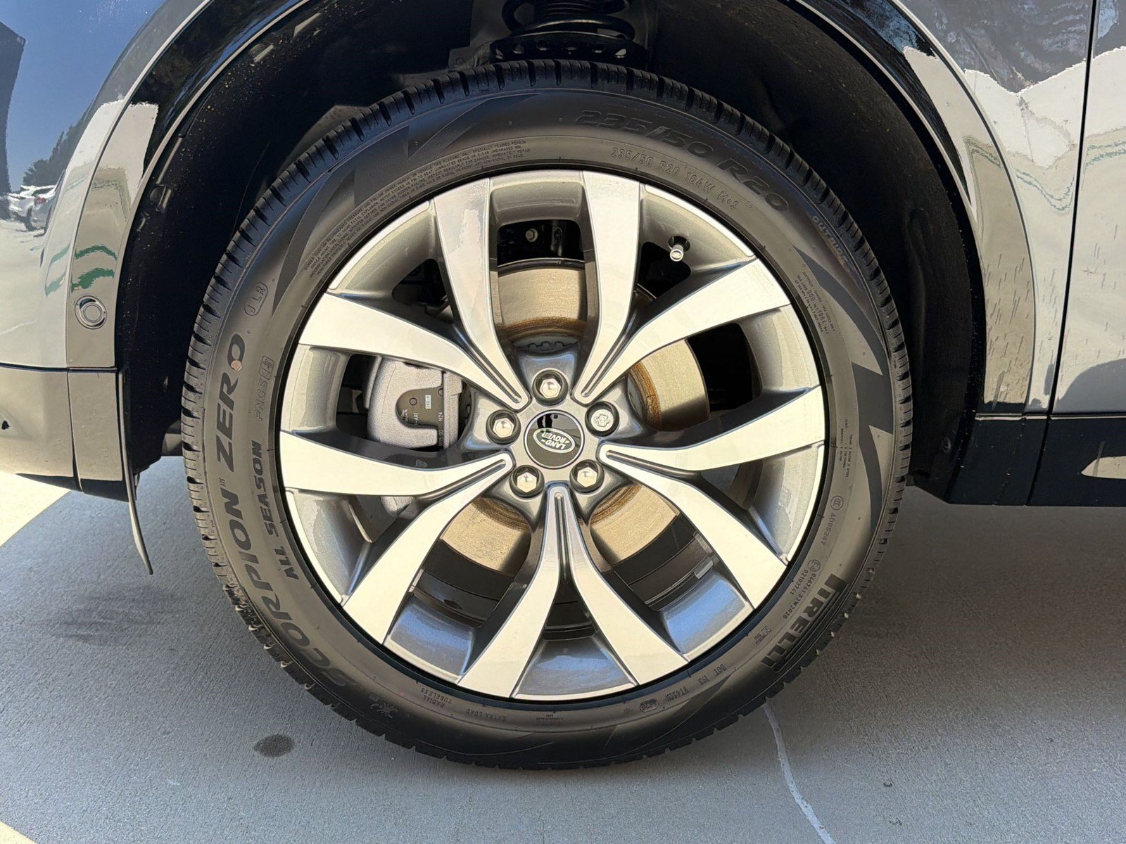New 2026 Land Rover Discovery Sport Landmark AWD/4WD image 13
