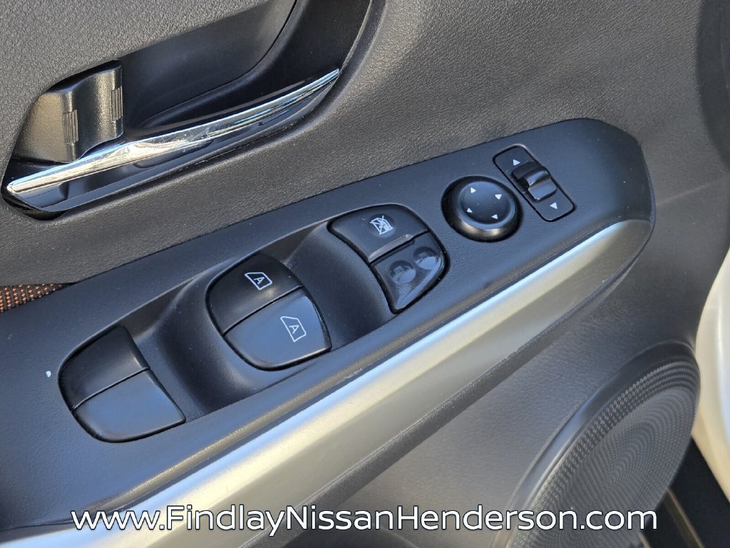 Used 2020 Nissan Kicks SR FWD image 21