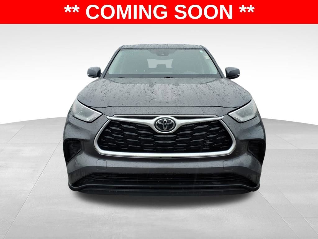 Used 2022 Toyota Highlander L image 3