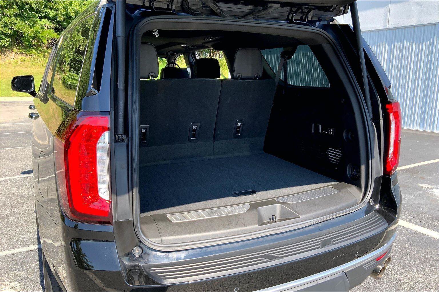Used 2023 GMC Yukon XL Denali w/ Denali Reserve Package AWD/4WD image 28