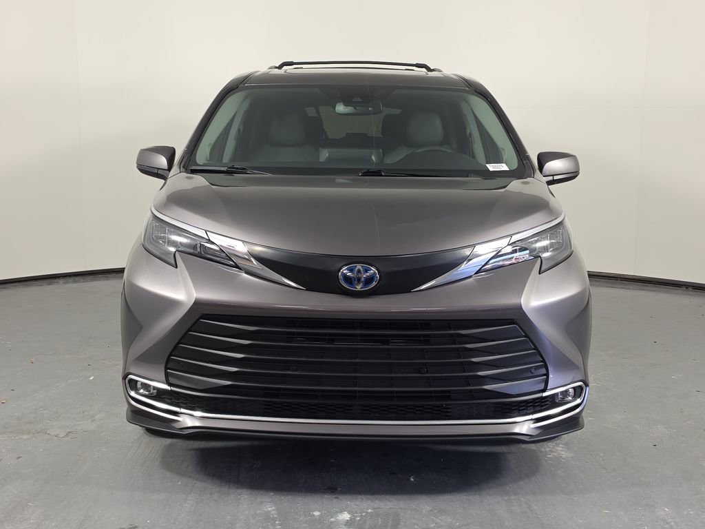 Certified 2024 Toyota Sienna XLE w/ XLE Plus Package FWD image 2