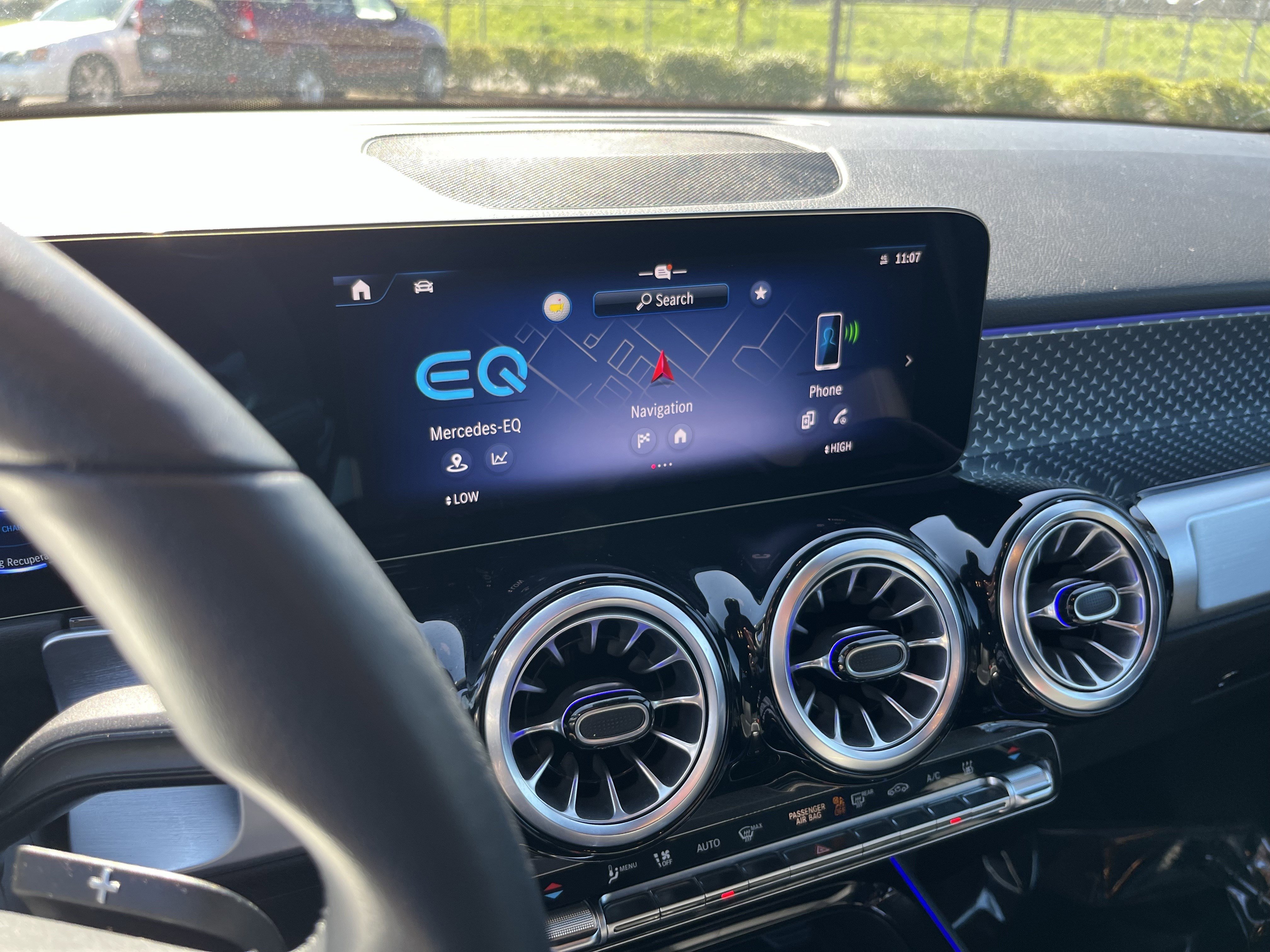 Used 2024 Mercedes-Benz EQB 300 4MATIC image 24